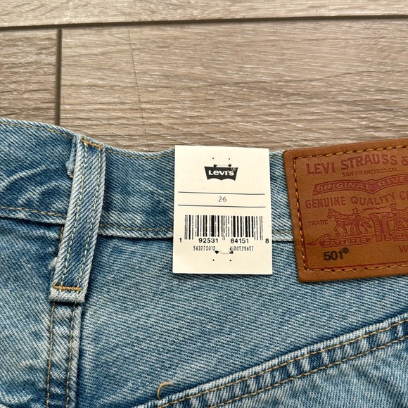 NWT 501 Levi shorts - Picture 3 of 4